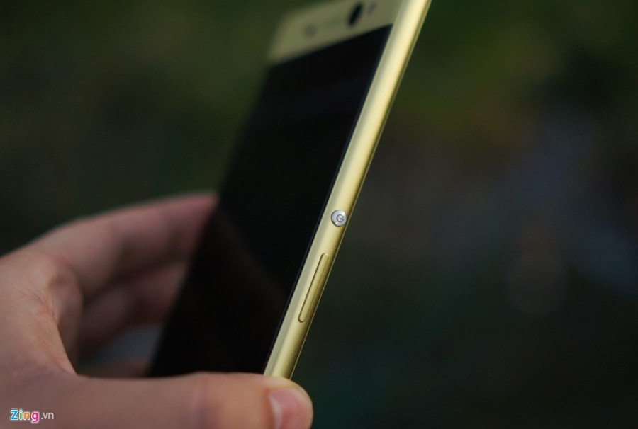 Sony Xperia XA Ultra - phablet dang dep, gia 9 trieu dong hinh anh 7