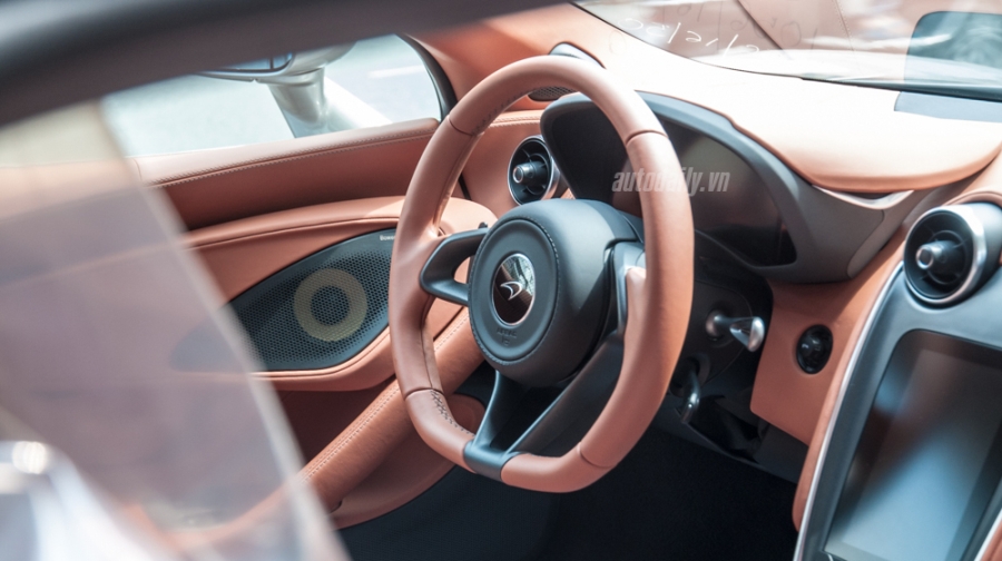 McLaren 570S (29).jpg