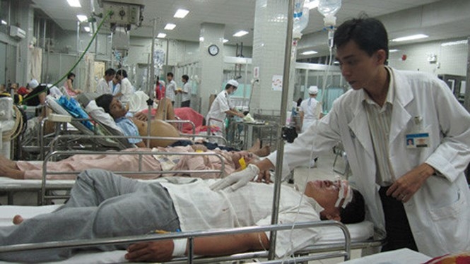 Người bị tai nạn giao thông nhập viện sẽ phải kiểm tra nồng độ cồn /// Ảnh TN