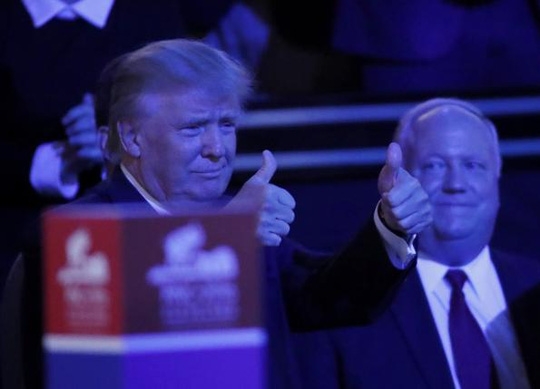  Ông Trump xuất hiện tại hội nghị giữa lúc ông Cruz phát biểu hôm 20-7. Ảnh: Reuters 