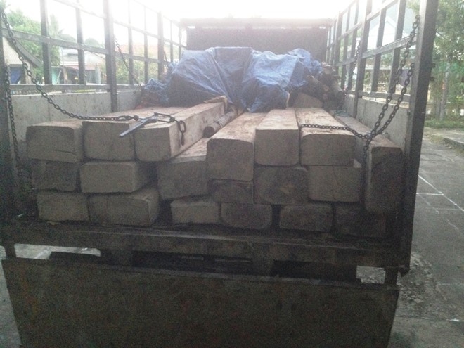 Kiem lam truy duoi xe go lau hon 2 km duong rung hinh anh 1