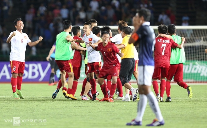 Niềm vui vỡ oà của U16 Việt Nam khi vào chung kết - ảnh thể thao