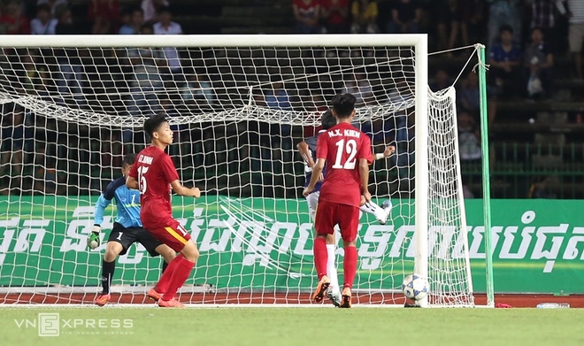 Niềm vui vỡ oà của U16 Việt Nam khi vào chung kết - ảnh thể thao