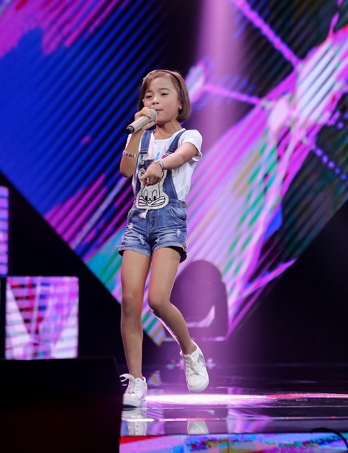 be-10-tuoi-khoe-giong-hat-khung-tai-the-voice-kids-8