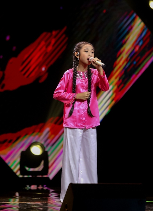be-10-tuoi-khoe-giong-hat-khung-tai-the-voice-kids-10