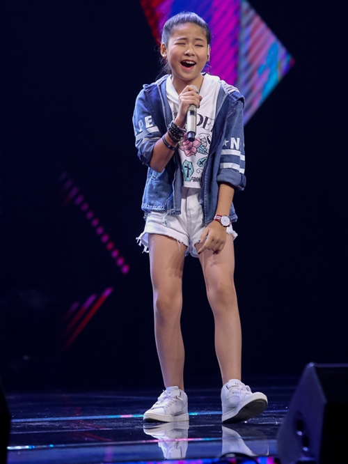 be-10-tuoi-khoe-giong-hat-khung-tai-the-voice-kids-12