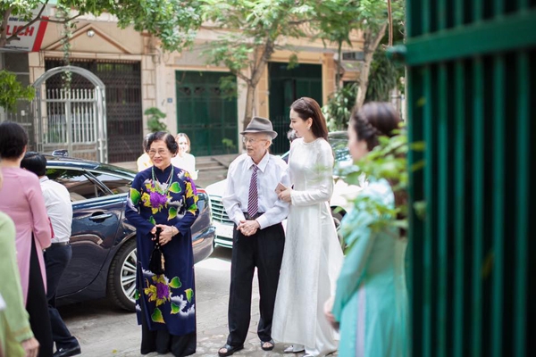 [Caption]. Với Mai Ngọc, lễ dạm ngõ là một bước khởi đầu quan trọng khi sắp bước vào cuộc sống hôn nhân.
