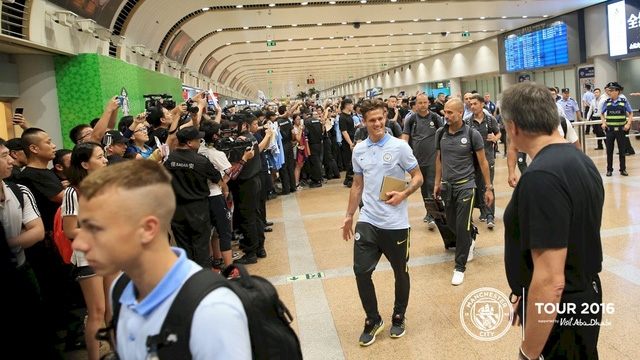  Cầu thủ trẻ Zuculini tỏ ra hạnh phúc khi được đi du đấu cùng Man City 