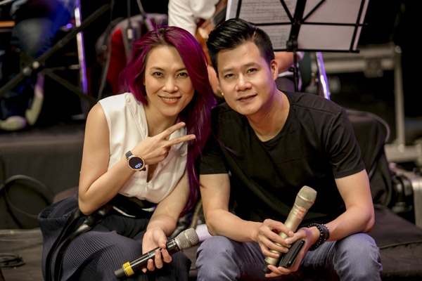 my-tam-quang-giay-cao-got-mang-dep-le-tong-duyet-liveshow-7