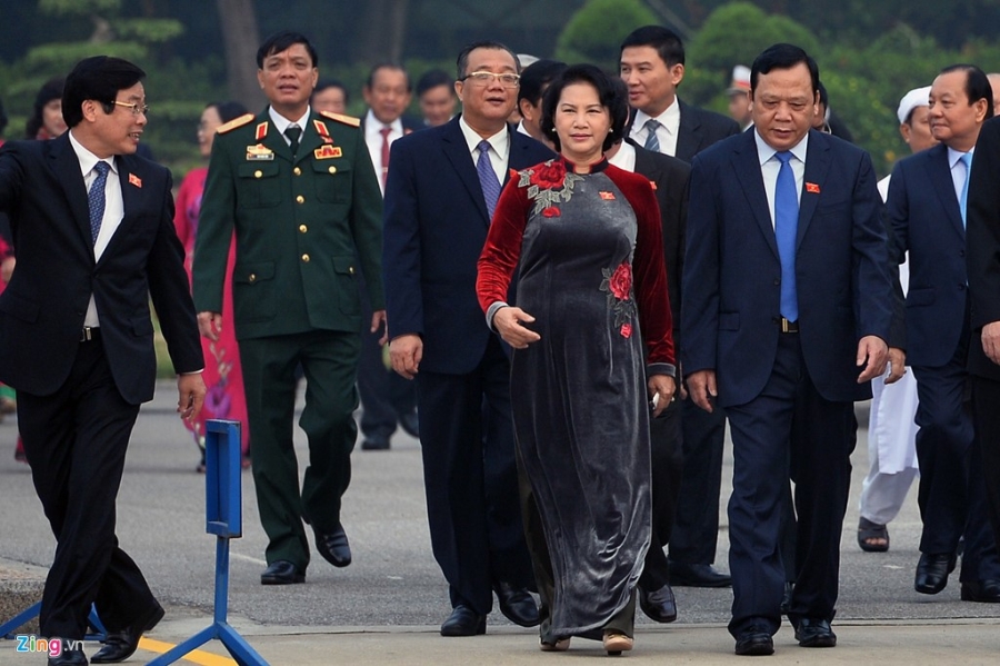 Nhung bo ao dai cua nu Chu tich Quoc hoi Nguyen Thi Kim Ngan hinh anh 7