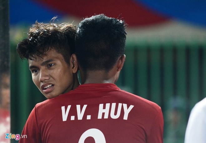 Cau thu U16 Viet Nam khoc nuc no vi thua Australia hinh anh 6