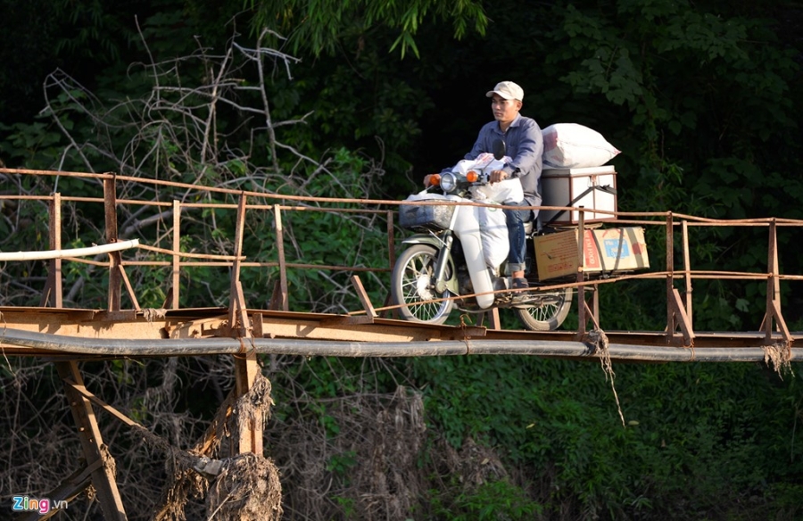 Cay cau tu than o Ha Noi hinh anh 11