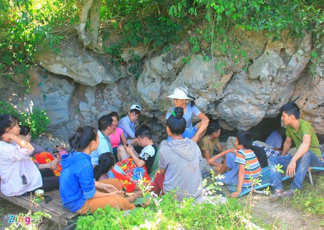 Dan chui vao hang tron nong 40 do C hinh anh 4
