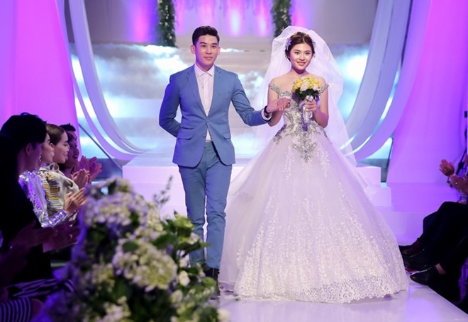 Mai Ngo che Diep Linh Chau catwalk nhu dan ong mac vay hinh anh 9