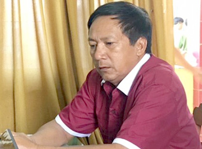 Vu keo xac duoi gam xe roi bo tron: Nan nhan say xin hinh anh 1