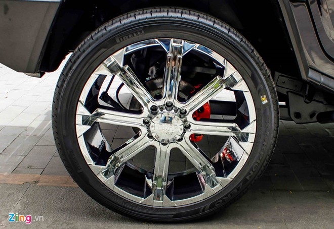 Hummer H2 do vanh 24 inch tren pho di bo Nguyen Hue hinh anh 6