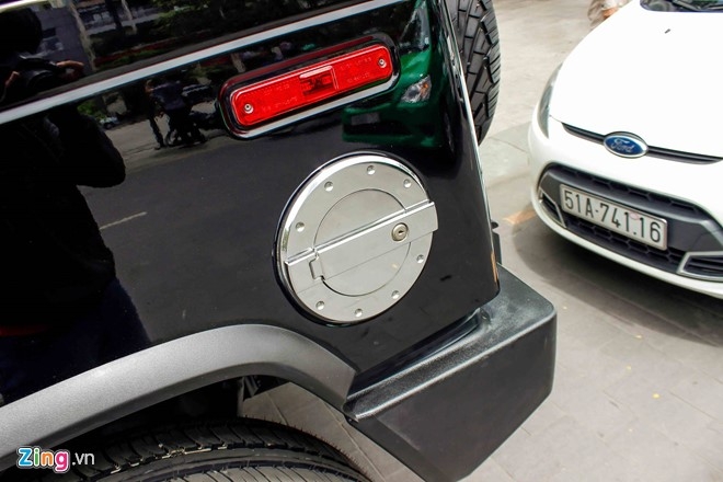 Hummer H2 do vanh 24 inch tren pho di bo Nguyen Hue hinh anh 8