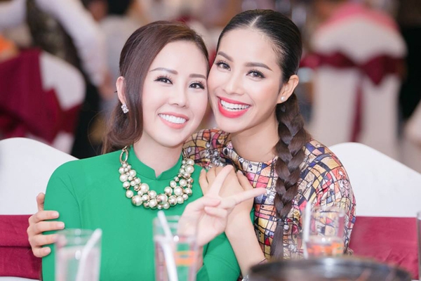 pham-huong-co-tuoi-cuoi-quay-the-face-khi-bo-benh-nang-1