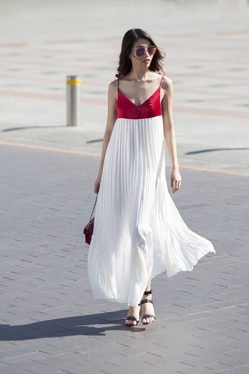 quynh-chau-sexy-nho-vay-xe-hop-mot-3