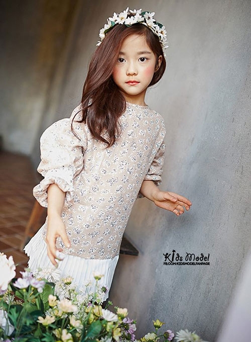 be gai 8 tuoi so huu ve dep sang chanh khien hotgirl dan chi cung ao uoc - 10