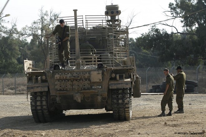 Xe thiet giap 'chuong cho di dong' cua Israel hinh anh 5