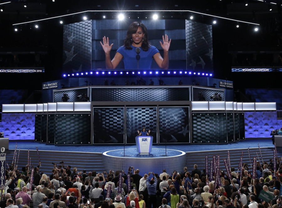 Đệ nhất phu nhân Michelle Obama phát biểu tại đại hội toàn quốc đảng Dân chủ ngày 26/7 (Ảnh: Reuters)