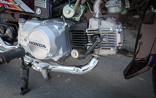 chi-tiet-honda-dream-ii-hang-suu-tam-o-ha-noi-6
