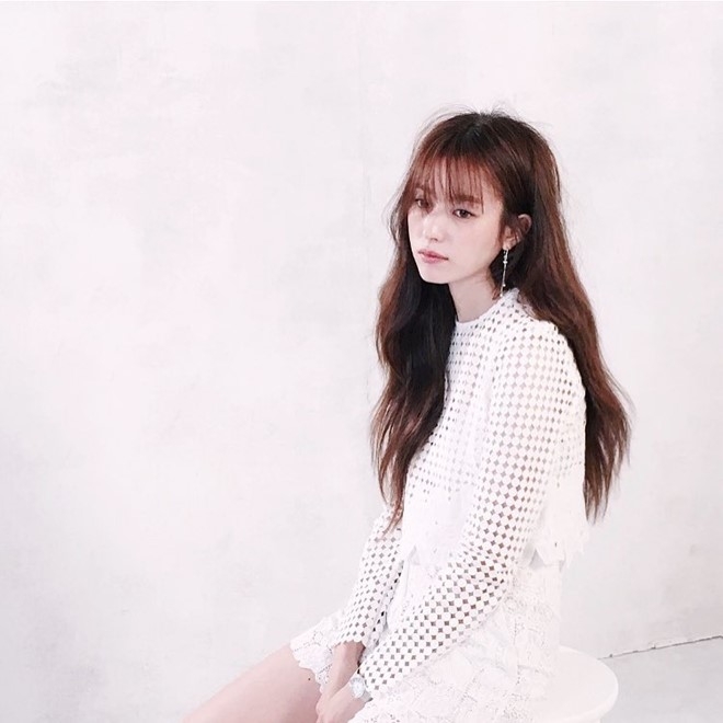 Kieu nu co trang xu Han do sac voi hoa hinh anh 7