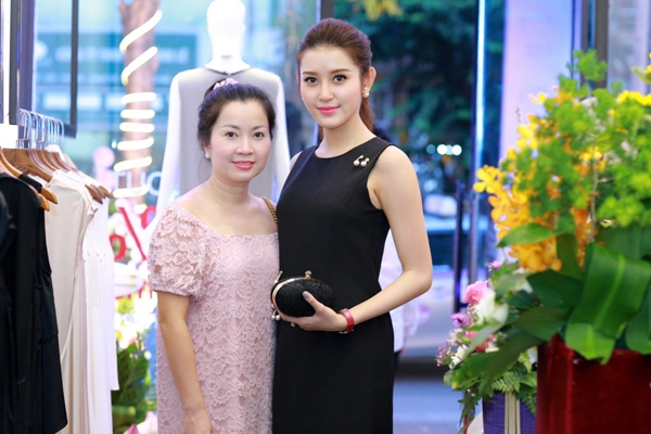 me-huyen-my-rang-ro-di-event-cung-con-gai-3