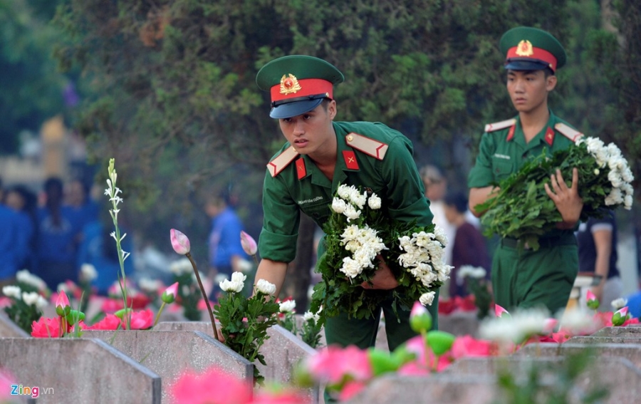 Nghia trang bung sang dem tri an cac anh hung liet si hinh anh 3