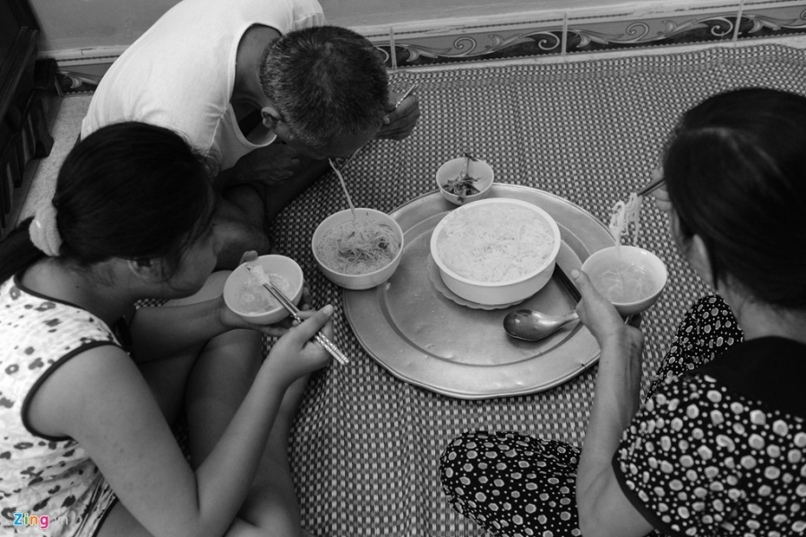 Nguoi thuong binh tro ve tu coi chet hinh anh 7