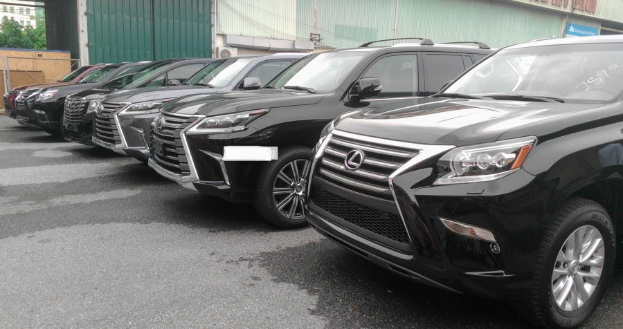 Xe sang nhập khẩu diện biếu tặng ở các Cục Hải quan địa phương bị Tổng cục Hải quan phát hiện chênh giá nhau lớn