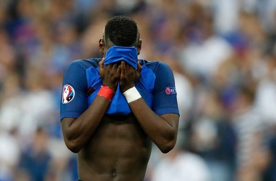 Pogba hủy kiểm tra y tế với M.U