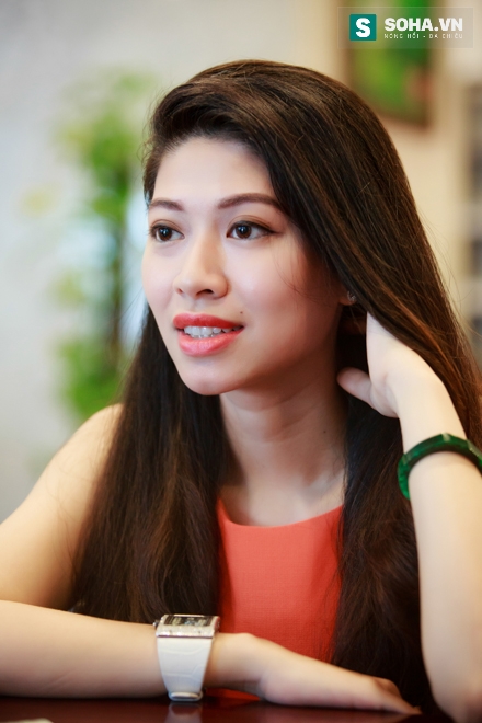 BTV Ngọc Trinh: Đằng sau hàng hiệu và chương trình gây bão - Ảnh 7.