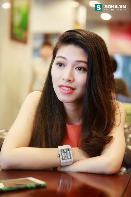 BTV Ngọc Trinh: Đằng sau hàng hiệu và chương trình gây bão - Ảnh 8.