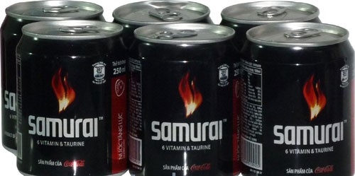 Cùng với xử phạt hành chính hơn 433 triệu đồng, Coca-Cola cũng bị buộc phải thu hồi 1 lô sản phẩm nước uống bổ sung Samurai do hàm lượng Vitamin B9 thấp hơn tiêu chuẩn công bố.