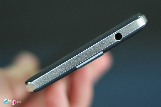 Mo hop smartphone 4G, ho tro cam bien van tay re nhat VN hinh anh 7