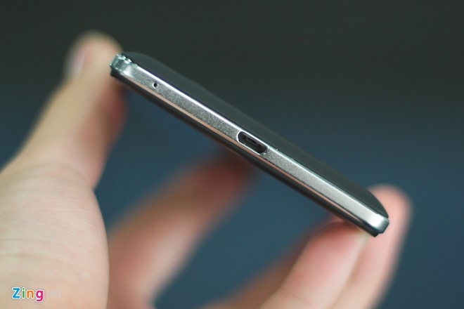 Mo hop smartphone 4G, ho tro cam bien van tay re nhat VN hinh anh 8
