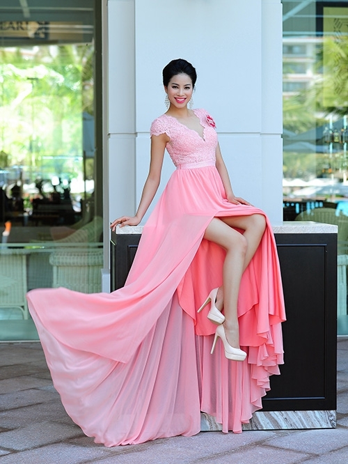 Phạm Hương - từ cô gái 'sến' đến tay chơi hàng hiệu