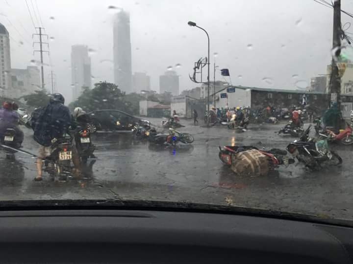 công sở, nghỉ làm, bão, công ty, mưa gió