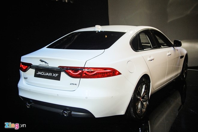 Chi tiet xe sang Jaguar XF vua ra mat tai Viet Nam hinh anh 3