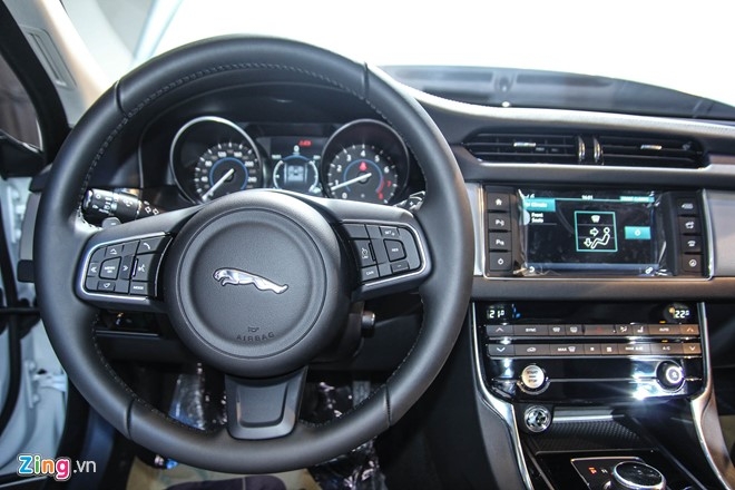 Chi tiet xe sang Jaguar XF vua ra mat tai Viet Nam hinh anh 10
