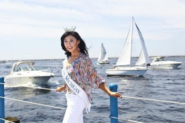 co-gai-trung-quoc-bi-che-vi-xau-khi-dang-quang-miss-michigan-10