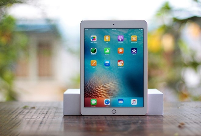 iPad doi co len ngoi, hang moi dong bang tai Viet Nam hinh anh 1
