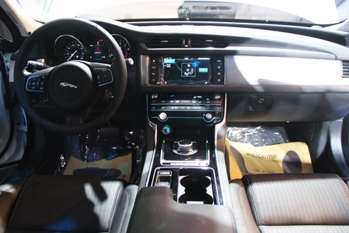 jaguar-xf-the-he-moi-ra-mat-thi-truong-viet-nam-8