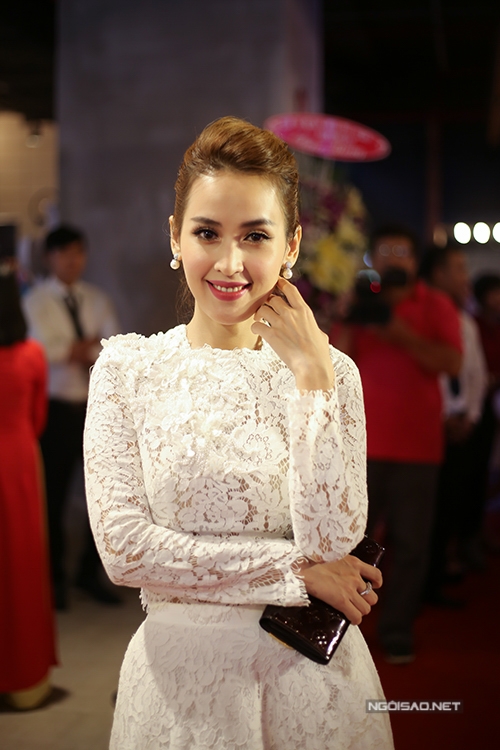 luong-the-thanh-tinh-tu-om-hon-vo-o-rap-phim-7