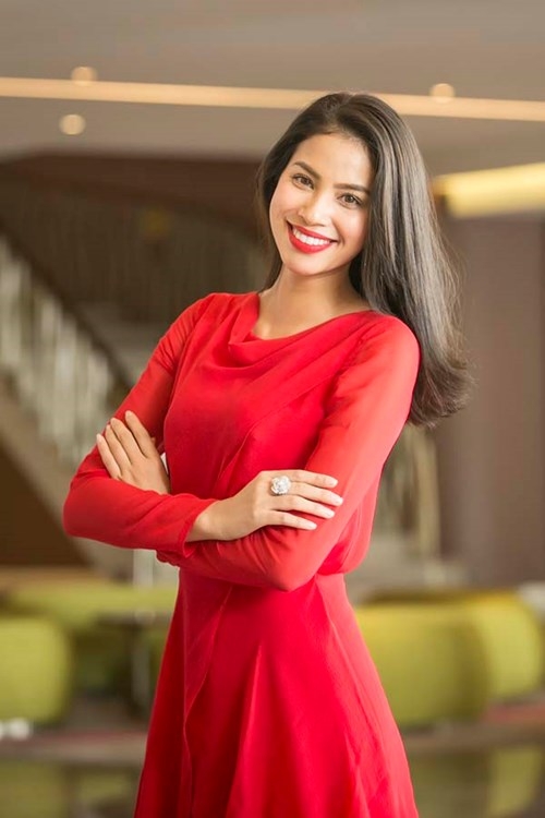 Phạm Hương lọt danh sách 50 mỹ nhân đẹp nhất cùng Irina Shayk - ảnh 1
