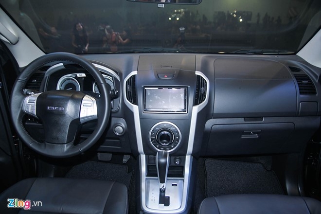 Chi tiet Isuzu MU-X: Doi thu gia mem cua Toyota Fortuner hinh anh 6
