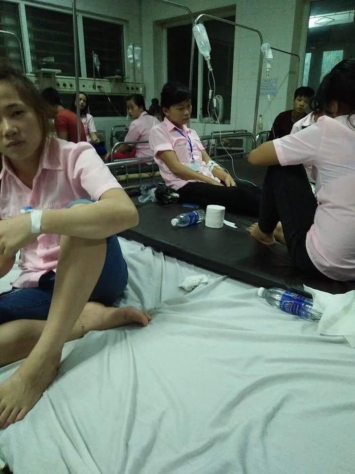 sau bua trua, hon 100 cong nhan unico han quoc bi ngo doc hinh anh 1