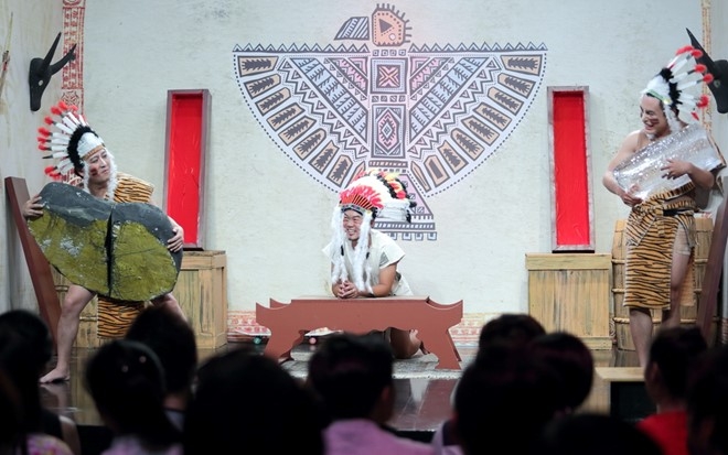 Truong Giang hai ban dien do mau trong game show hinh anh 2